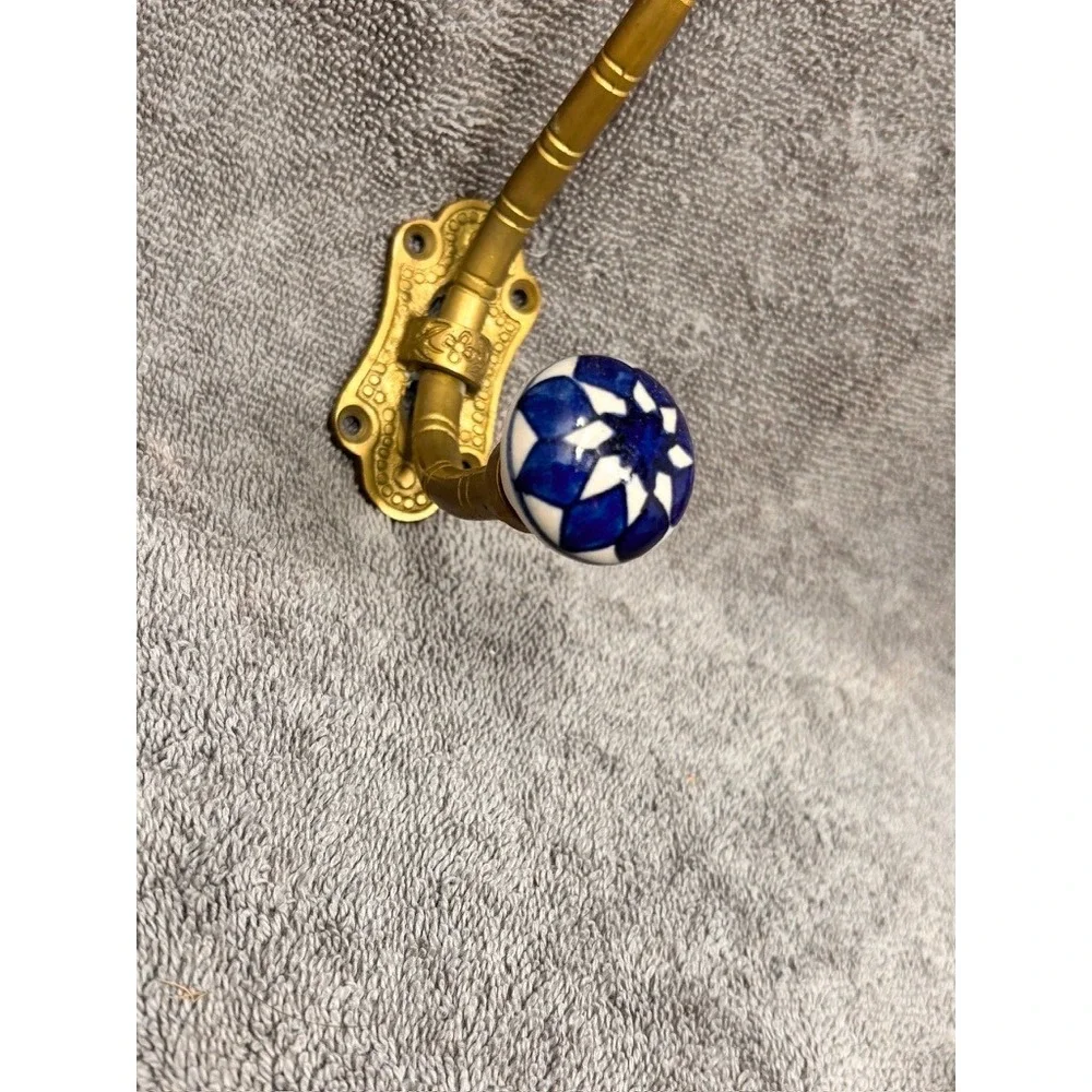 Vtg Gold Tone Double Wall Hook Blue White Ceramic Porcelain Knobs Coat Towel